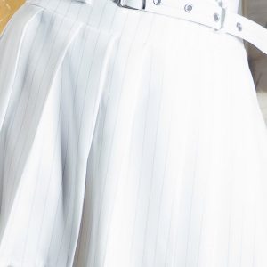 Minigonna a pieghe GON089 bianco gessato